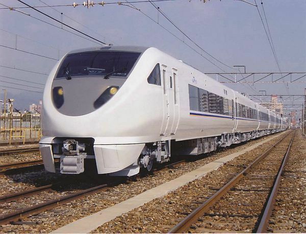 [写真]「しらさぎ」で使用していた683系電車が「289系」に形式変更。「くろしお」などで使われる（JR西日本提供）