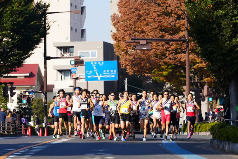 東日本実業団駅伝で1区を走った才記選手は区間7位の力走=富士山の銘水フレシャス提供