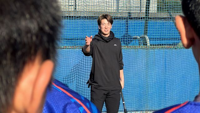 日本ハムの松本剛選手が野球教室に参加