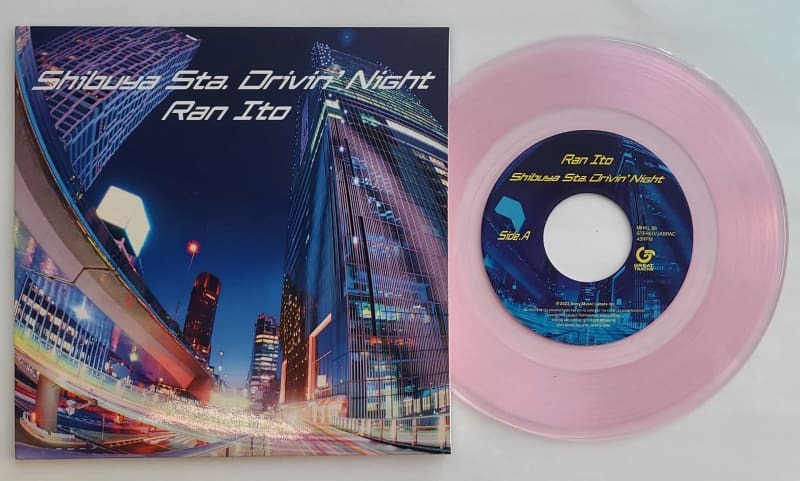 伊藤蘭さんの新シングルレコード「Ｓｈｉｂｕｙａ　Ｓｔａ．Ｄｒｉｖｉｎ’Ｎｉｇｈｔ」