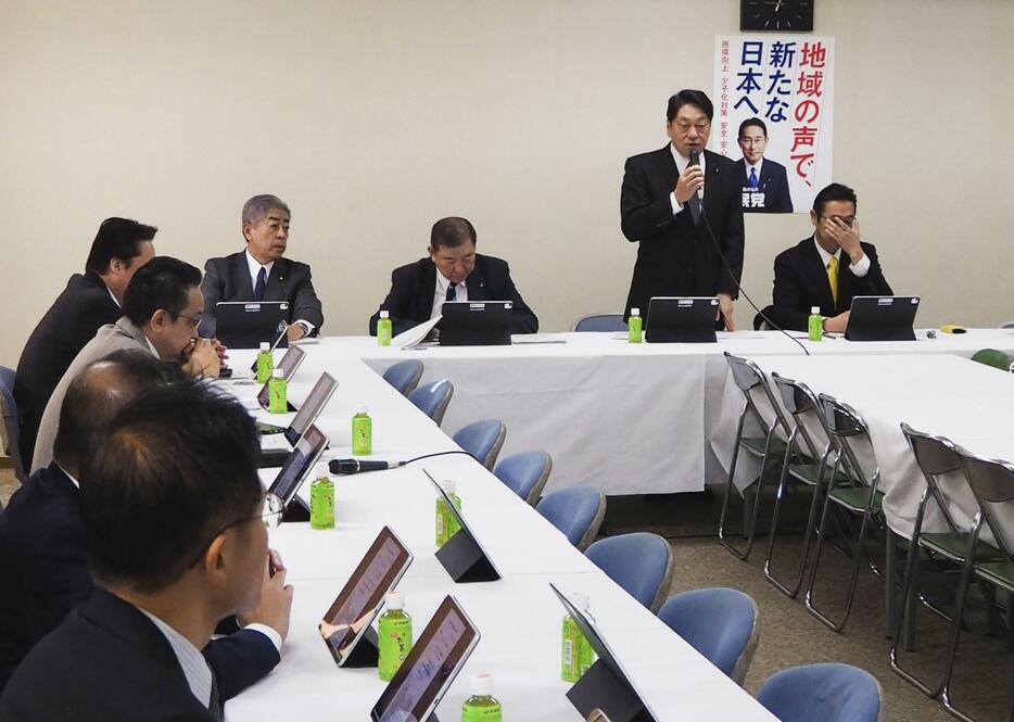 自民党本部で開かれた国防部会と安全保障調査会の合同会議＝20日午前、東京・永田町