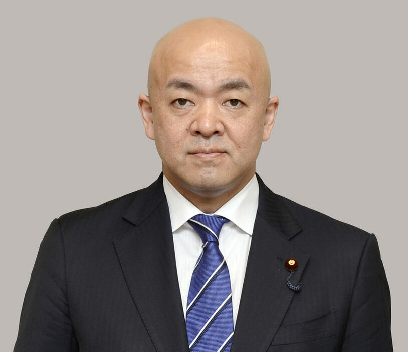 堀井学氏