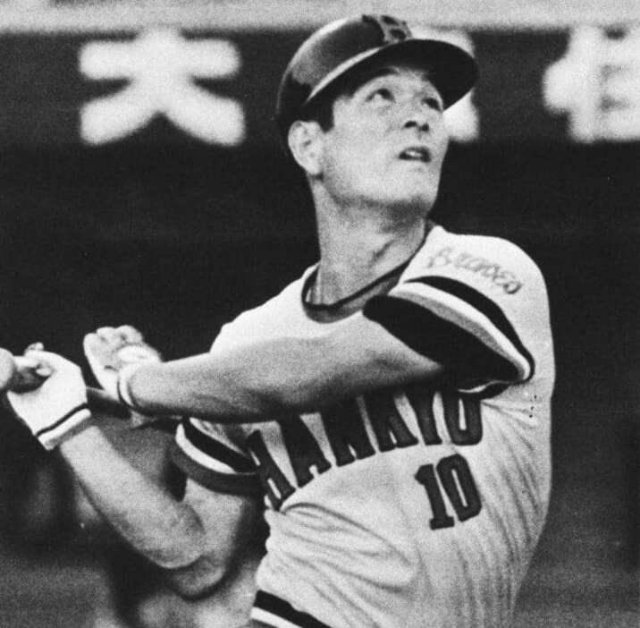 １９７８年７月のクラウン戦で本塁打を放つ加藤秀司さん＝平和台
