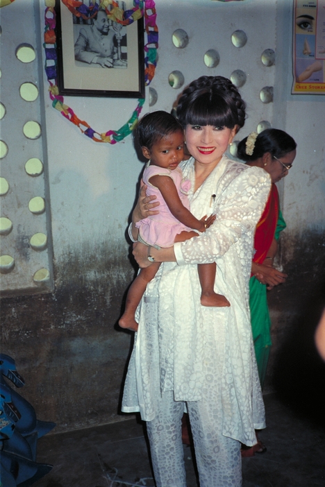 1986年、インド・チェンナイを訪問 © UNICEF/UNI72612/