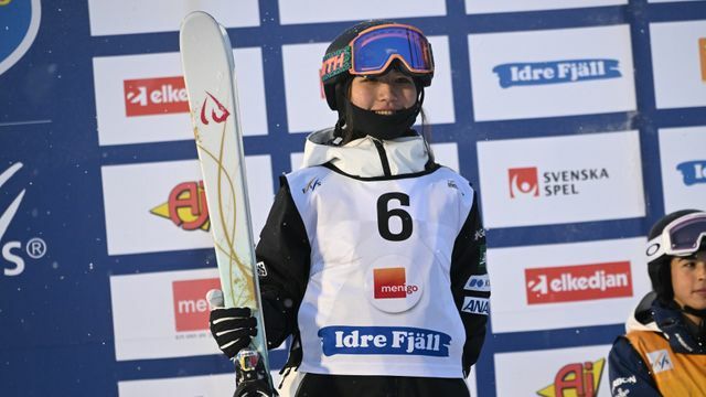 女子モーグル表彰式での柳本理乃選手（写真：TT News Agency/アフロ）