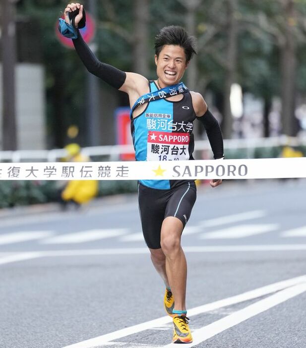 98回大会に初出場し、タスキをつなげた駿河台大学(写真：日刊スポーツ/アフロ)