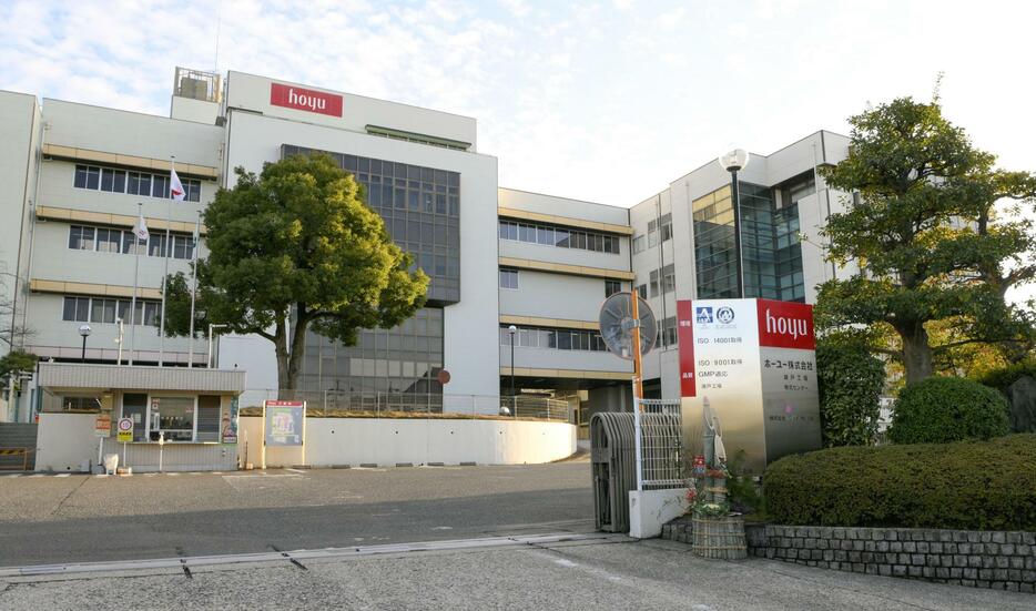 化粧品大手「ホーユー」の瀬戸工場・物流センター＝28日午後、愛知県瀬戸市