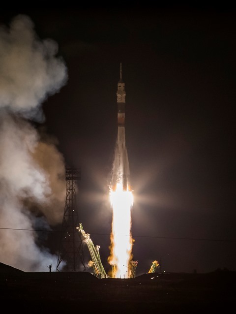 ソユーズTMA-15M宇宙船打ち上げ（ロイター/アフロ）