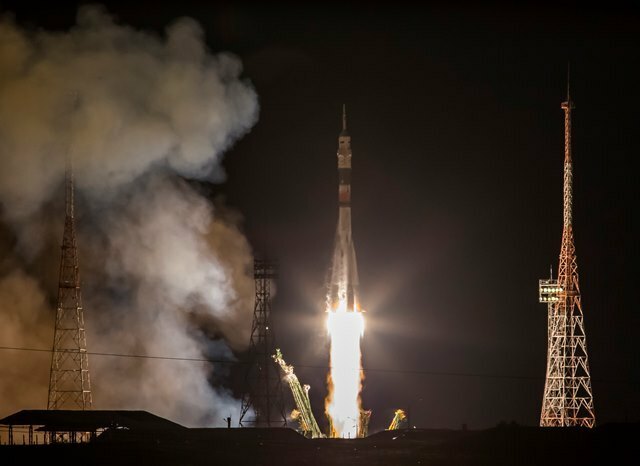 ソユーズTMA-15M宇宙船打ち上げ（ロイター/アフロ）