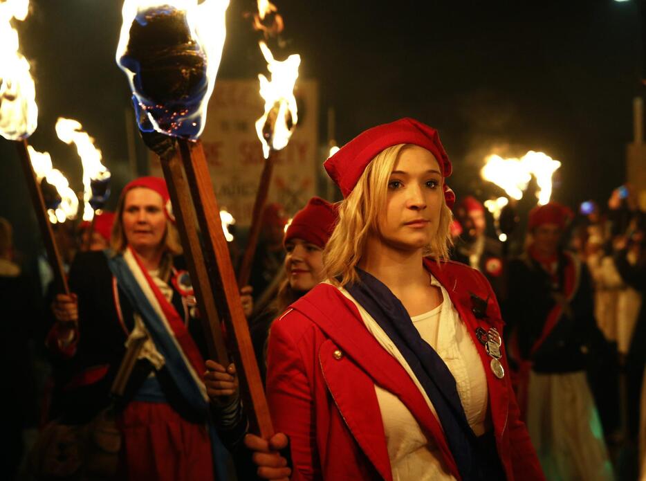 【世界の祝祭】英 ボンファイア・ナイト（ロイター/アフロ）