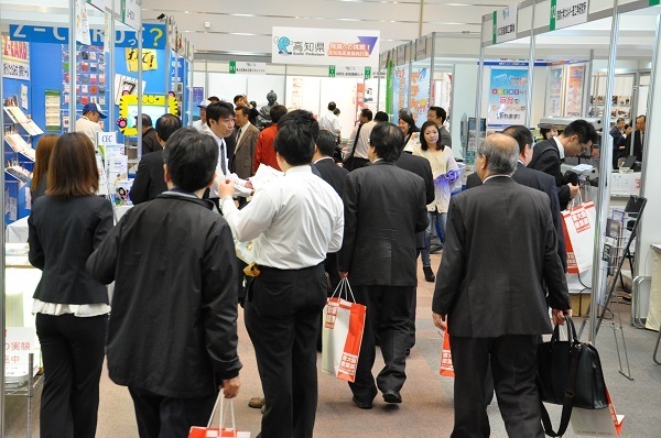 [写真]昨年の「まいどおおきに博」の会場風景＝大阪市中央区本町橋の「マイドームおおさか」で