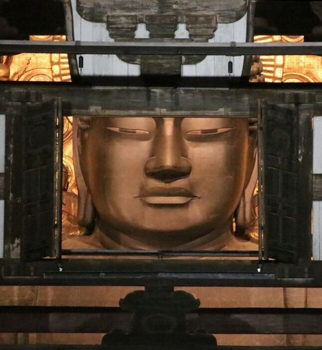 [写真]奈良・東大寺の大仏殿「観相窓」開扉＝2月撮影、奈良県奈良市で