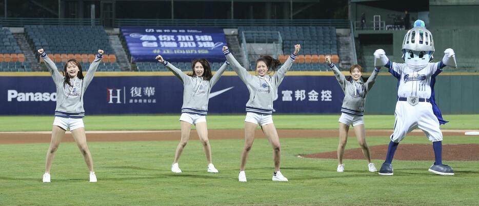 無観客で開催している台湾プロ野球。米のファンやスポーツ関係者の注目度も高まっている(写真：AP/アフロ)