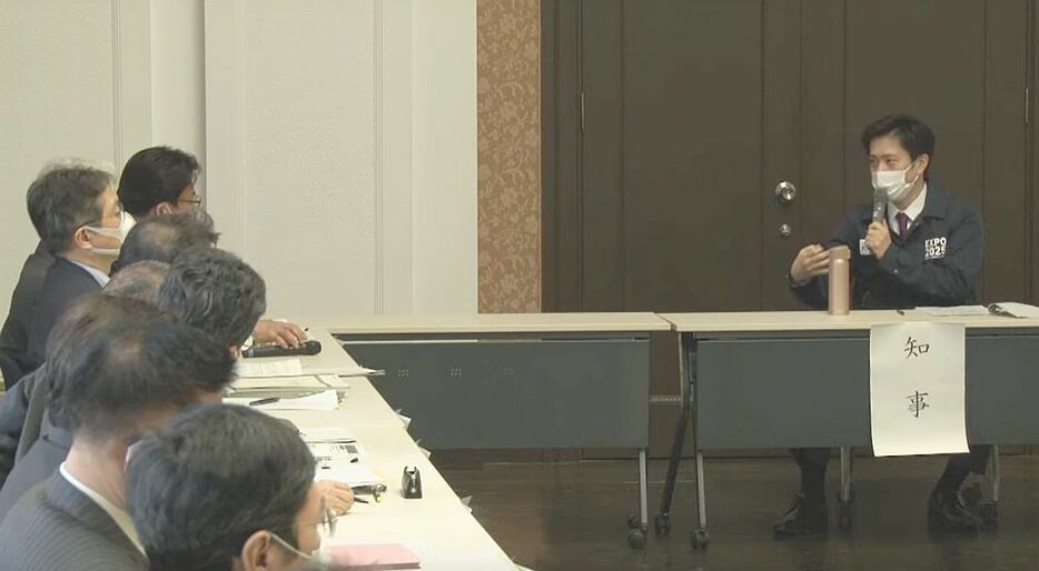 [写真]大阪府の新型コロナウイルスの対策本部会議＝2日午後、大阪府庁で