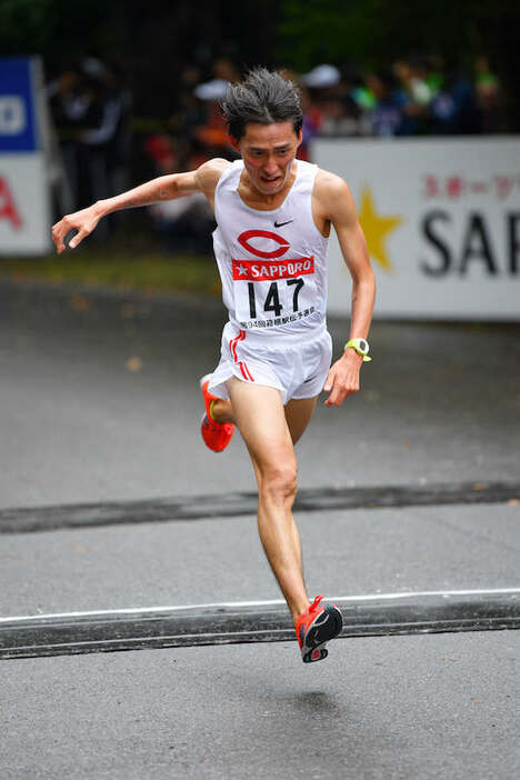 中央大3年の中山顕は、どこからも声がかからなかった雑草ランナーだ（写真：松尾/アフロスポーツ）