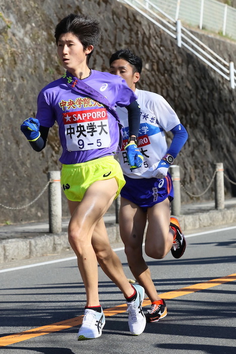 中央学院大の細谷恭平（4年）は“新山の神”候補の最有力ランナーだ（写真・アフロスポーツ）