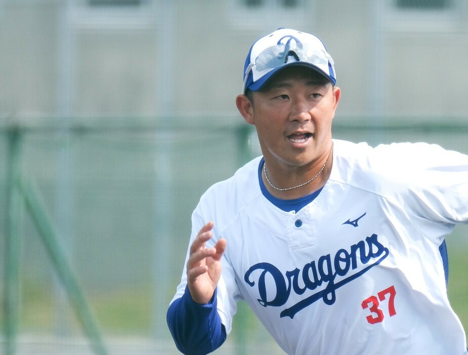 難攻不落の山本から古巣に恩返しの決勝タイムリーを放った三ツ俣(資料写真・黒田史夫）