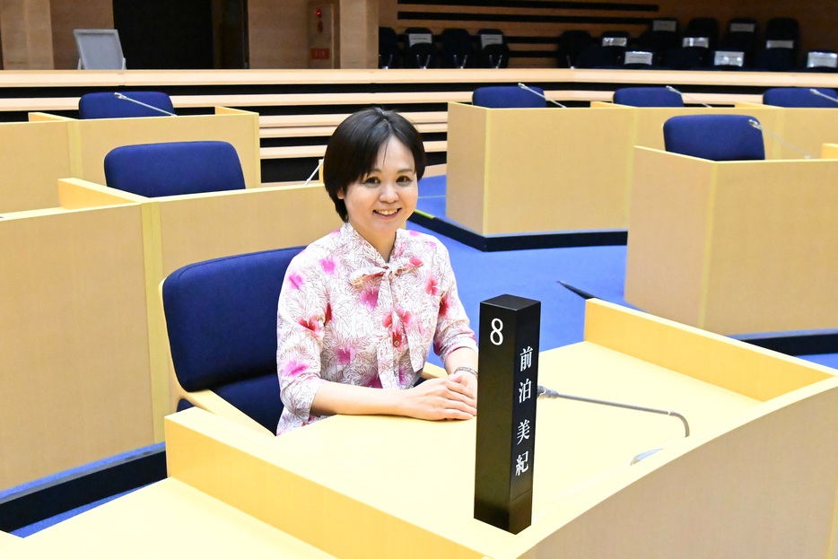 那覇市議会議員の前泊美紀さん。1972年生まれ