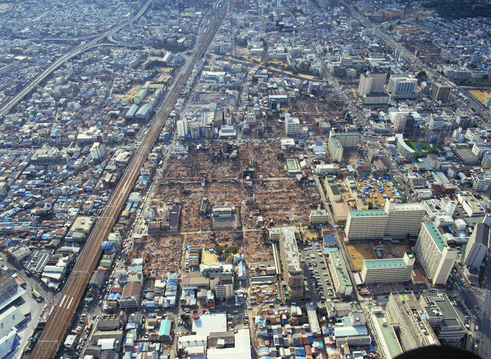 阪神・淡路大震災、当時の被害状況＝1995年1月（アフロ）