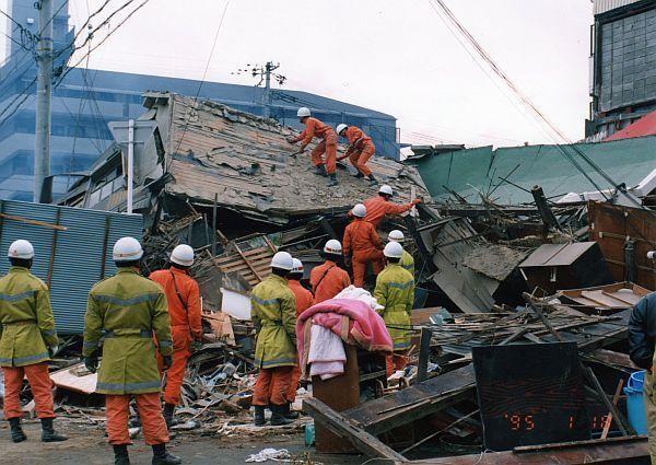 【中古】記録阪神・淡路大震災と被差別部落／兵庫部落解放研究所 (編集)／解放出版社 記録阪神・淡路大震災と被差別部落 | 兵庫部落解放研究所 |本