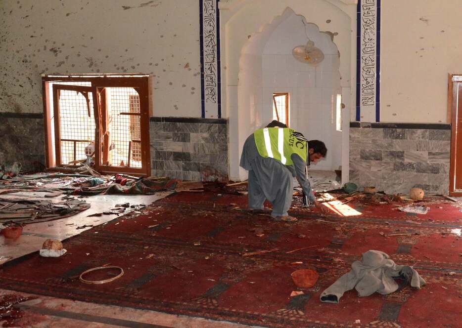 パキスタンの礼拝所で爆発＝2015年1月30日（ロイター/アフロ）