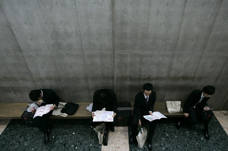 [イメージ写真]就職活動をする学生（写真：ロイター/アフロ）