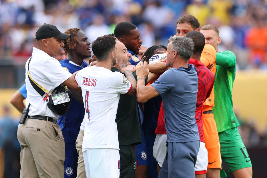 チェルシーがクラブW杯で日本に来日した時の選手のサインボールです！交渉受けます チェルシーがクラブW杯で日本に来日した時の選手のサインボール
