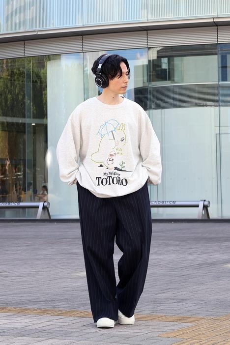 UNIQLOxスタジオジブリ コラボセーター トトロ スウェットシャツ ユニクロ】おしゃれな大人が買ってよかった「UT × スタジオ