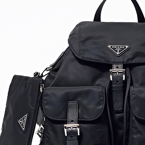 プラダ定番黒リュック美品 プラダの黒リュック』が筆頭！ママの相棒【スポーティ名品4選