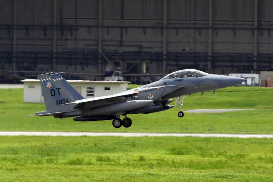米軍F15EXが嘉手納に初飛来 近く配備予定の最新機 沖縄 (琉球