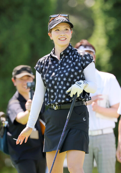 ゴルフ　グリーンマーカー藤田光里さん ママになった藤田光里 来春ツアー復帰目指す…「長嶋茂雄
