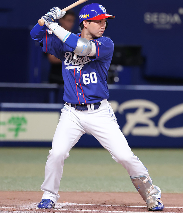 中日ドラゴンズ Oサイズ 山本泰寛 60 ビジターユニホーム 中日・山本泰寛「やっぱりユニフォームを着ていたわけですし