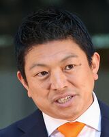 支持率が上昇している参政党・神谷代表の姿