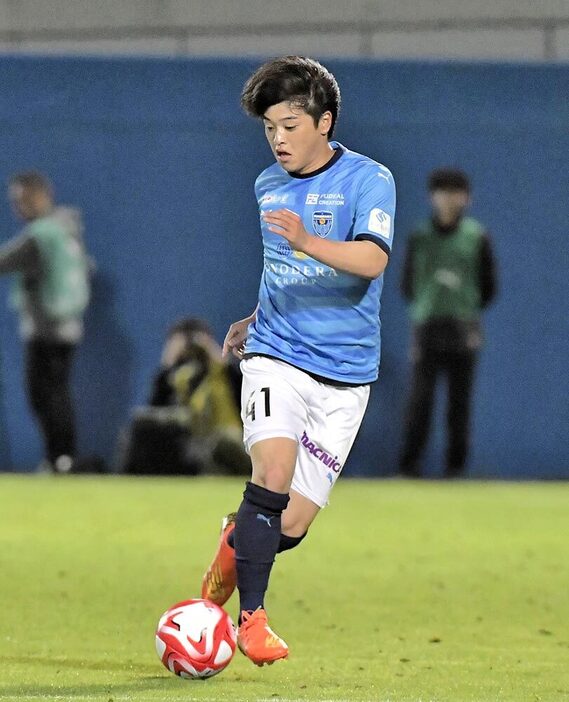 J1横浜FC MF新井瑞希が水戸に完全移籍へ「活躍できず