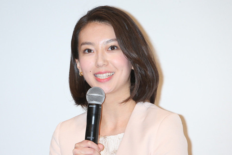 和久田麻由子さん 直筆サイン入り色紙 NHKのエース「和久田アナ」いよいよ再臨か？ 関係者をザワつかせ