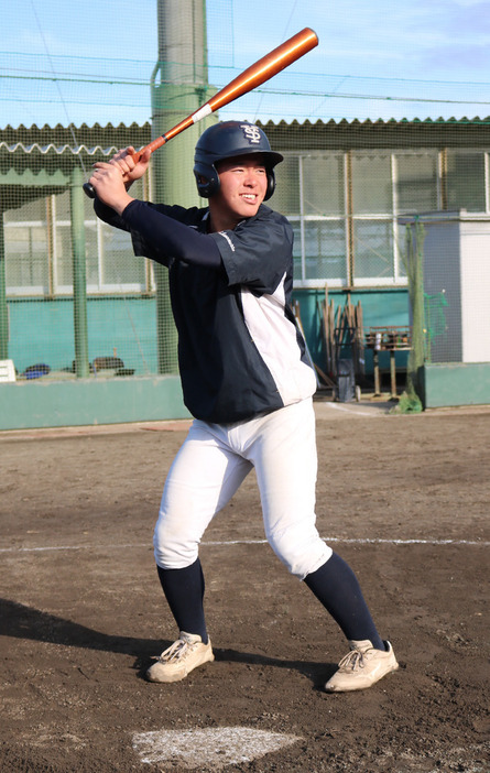 河村蒼太内野手（１年）＝三重県伊勢市の宇治山田商業高で２０２４年２月２４日、原諒馬撮影