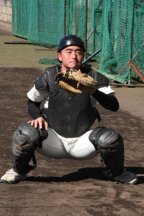 君島翼捕手（２年）＝宇都宮市の作新学院で２０２４年２月１６日、鴨田玲奈撮影