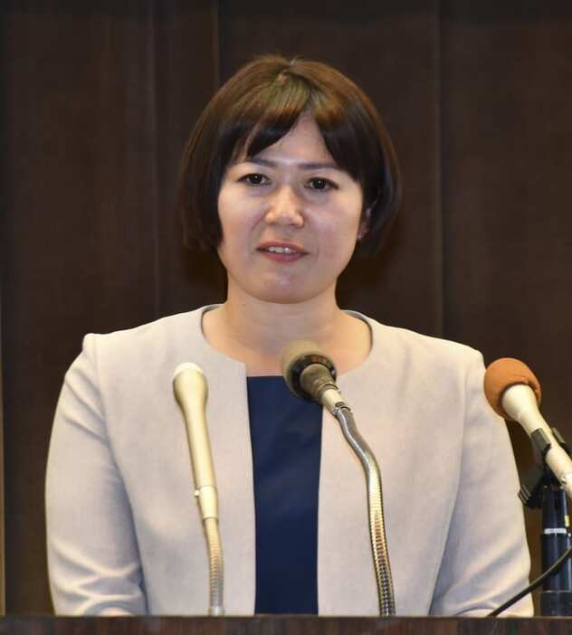 前橋市長選への出馬を表明し、記者会見する小川晶氏＝２０２３年１１月２６日、前橋市