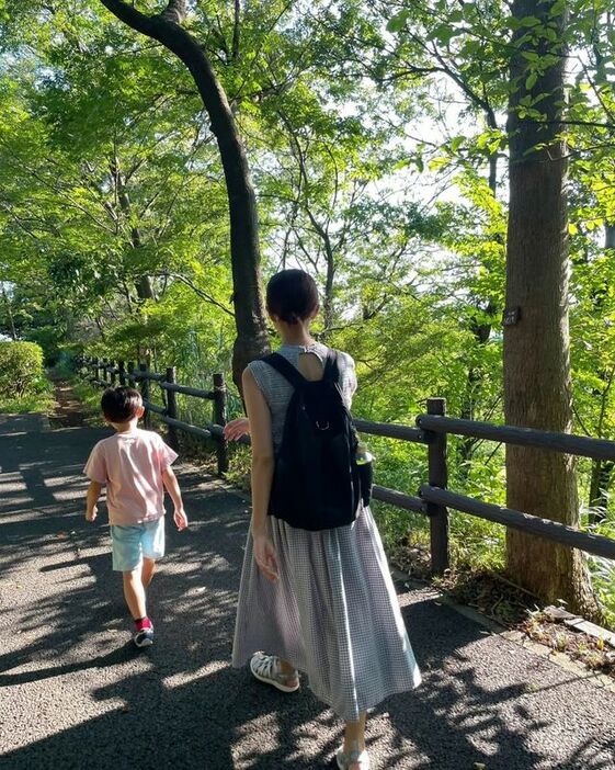 近藤さや香さんと小学2年生の息子（近藤さんのインスタグラムより）