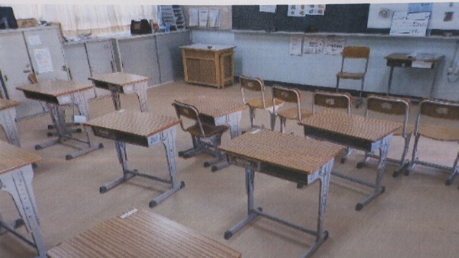 もはや生徒を詰め込むしかない大阪府の特別支援学校の教室（よくする会提供）