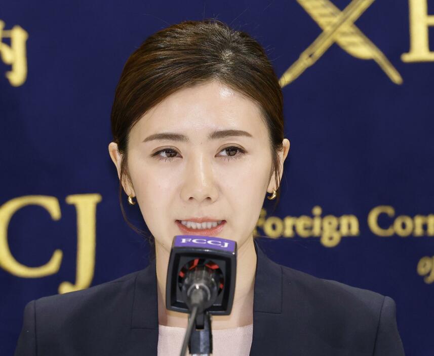 日本外国特派員協会で記者会見する福原愛さん＝15日午後、東京都千代田区