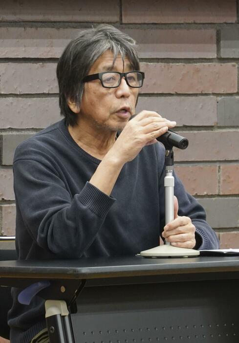 映画「福田村事件」の上映会後、座談会で話す森達也監督＝16日午後、大阪市