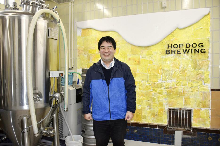 「HOPDOG　BREWING」代表の長谷川信さん。2024年1月