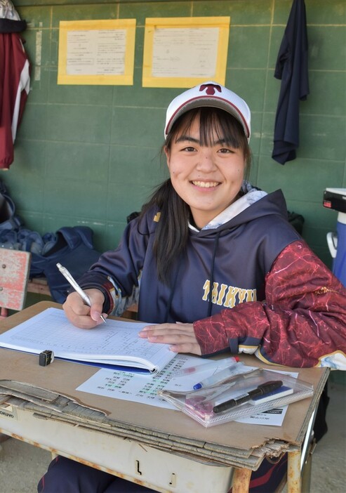 耐久の西川心花（ここな）マネージャー（１年）＝湯浅町で、安西李姫撮影