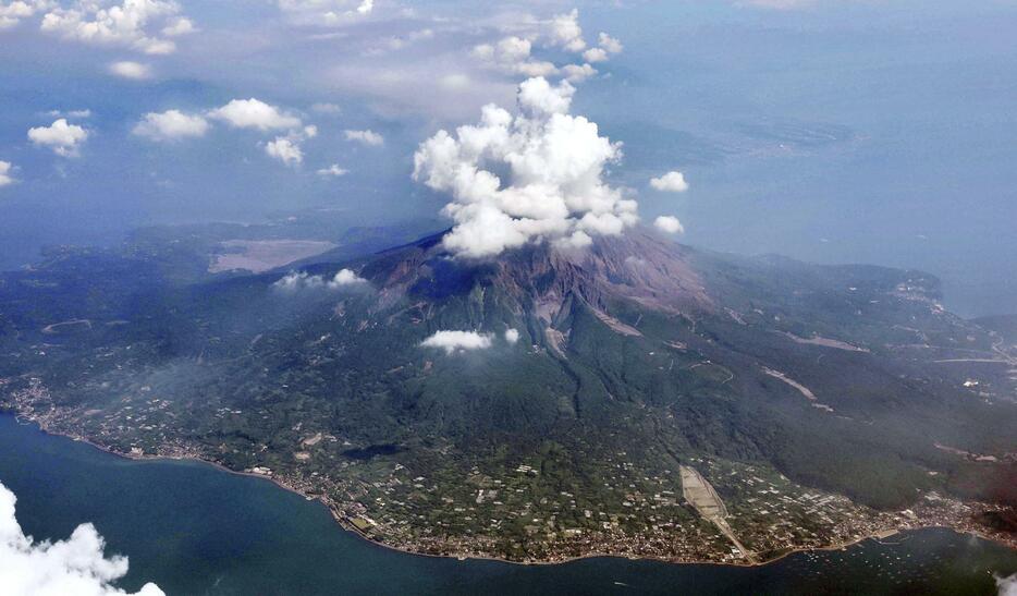 2022年7月、爆発的な噴火を起こした鹿児島県の桜島