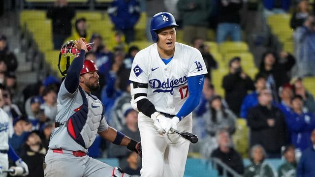 凡打に倒れ悔しい表情をみせる大谷翔平選手(写真：AP/アフロ)