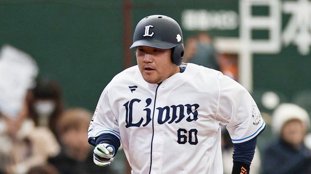 西武・中村剛也選手(写真:時事)