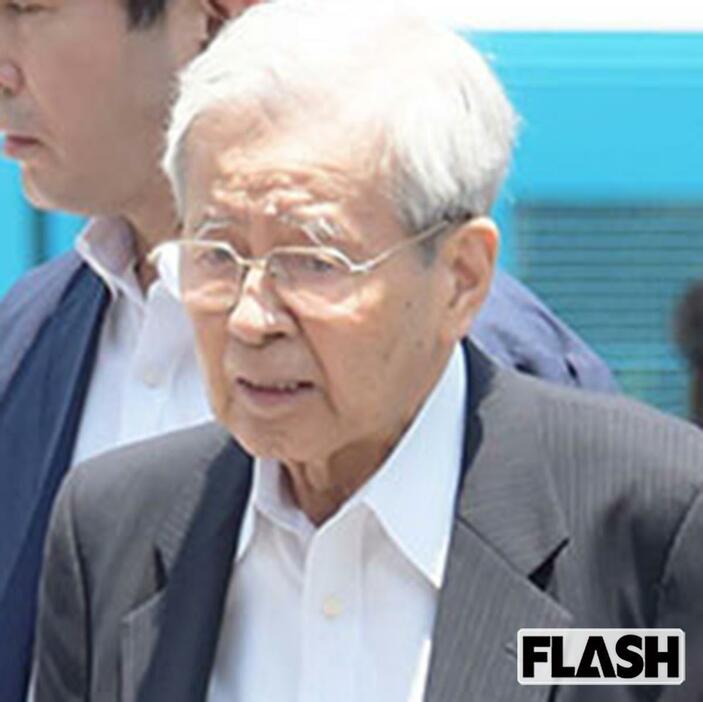 2019年6月13日、東京・池袋の事故現場に実況見分に現れた飯塚幸三受刑者