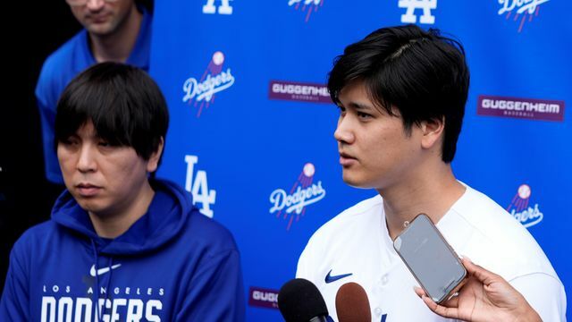 大谷翔平選手と水原一平通訳(写真:AP/アフロ)