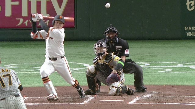 内野安打でプロ初ヒットを記録した佐々木俊輔選手（画像:日テレジータス）